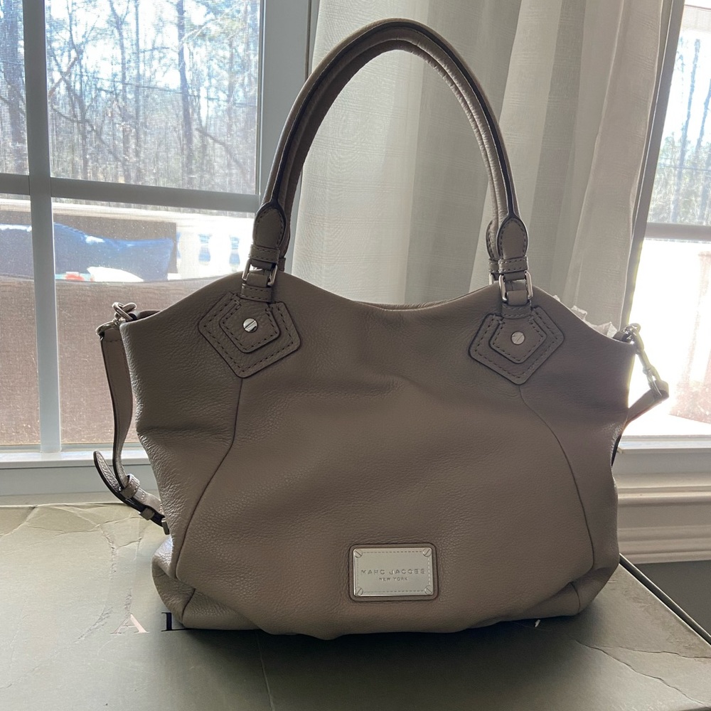 Marc Jacobs tote in cement